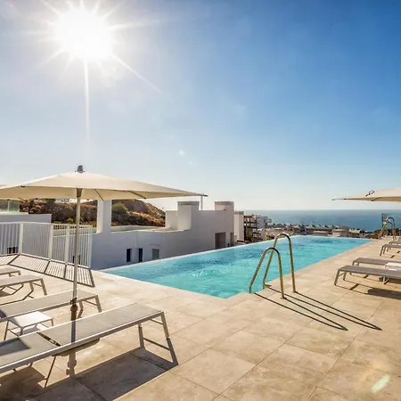 Vivi Homes - Sunny Views Wellness, Gym, Pool & Sea View