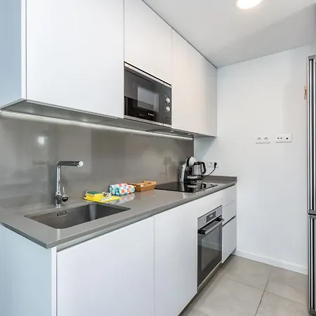 Vivi Homes - Sunny Views Wellness, Gym, Pool & Sea View Apartment Fuengirola